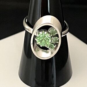 Vintage Ring Silver Tone Prong Set Green Rhinestones Mid Century Modern 4J